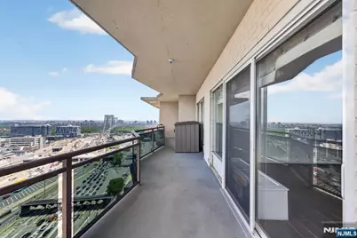 2077 Center Avenue Phb #PHB, Fort Lee, NJ 07024 - Photo 37