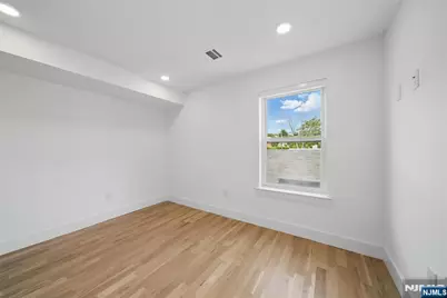 11 W Railroad Avenue 2 #2, Tenafly, NJ 07670 - Photo 9