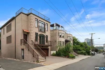 37 Winterburn Place, Edgewater, NJ 07020 - Photo 1