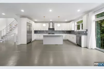 37 Winterburn Place, Edgewater, NJ 07020 - Photo 5