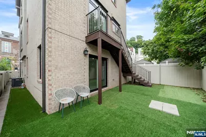 37 Winterburn Place, Edgewater, NJ 07020 - Photo 21