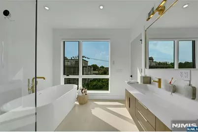 2282 7th Street, Fort Lee, NJ 07024 - Photo 25