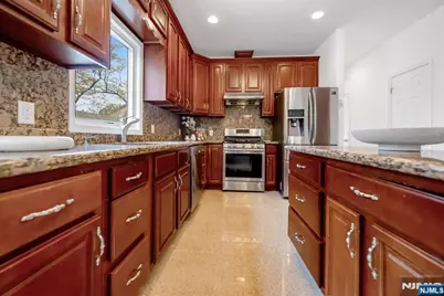 177 Lawson Place, Paramus, NJ 07652 - Photo 17
