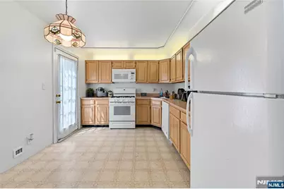 25 Holly Street, Jersey City, NJ 07305 - Photo 11