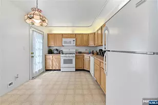 25 Holly St, Jersey City, NJ 07305 - Photo 11