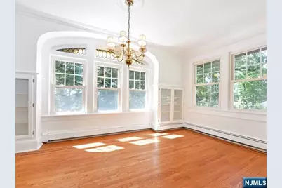 8 Laurel Avenue, Tenafly, NJ 07670 - Photo 5