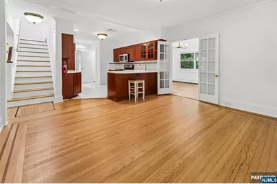 8 Laurel Avenue, Tenafly, NJ 07670 - Photo 9