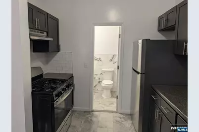 154 Highland Avenue 1 #1, Clifton, NJ 07011 - Photo 5