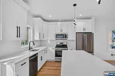 85-87B Echo, Elmwood Park, NJ 07407 - Photo 9