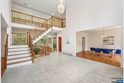 11 Carrington Court, Woodcliff Lake, NJ 07677 - Photo 5