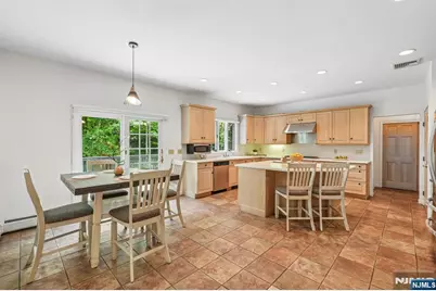 11 Carrington Court, Woodcliff Lake, NJ 07677 - Photo 19