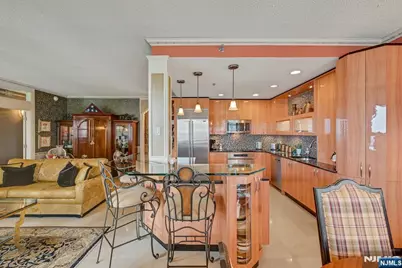 100 Carlyle Drive C06B #C06B, Cliffside Park, NJ 07010 - Photo 19