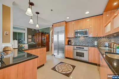 100 Carlyle Drive C06B #C06B, Cliffside Park, NJ 07010 - Photo 13
