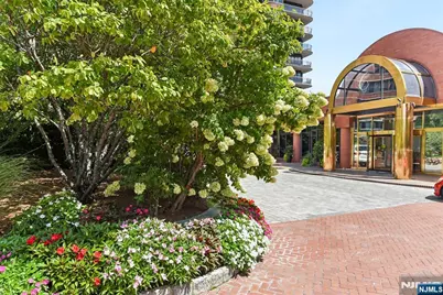 100 Carlyle Drive C06B #C06B, Cliffside Park, NJ 07010 - Photo 31
