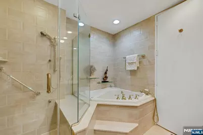 100 Carlyle Drive C06B #C06B, Cliffside Park, NJ 07010 - Photo 27