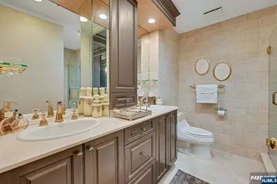 100 Carlyle Drive 6B - South #6B - South, Cliffside Park, NJ 07010 - Photo 25