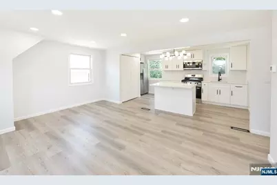 19-21 11th Street 2 #2, Fair Lawn, NJ 07410 - Photo 5
