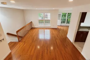 555 Ridge Ln, Fort Lee, NJ 07024 - Photo 7