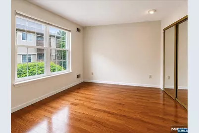 555 Ridge Lane, Fort Lee, NJ 07024 - Photo 29