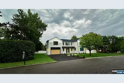 171 Newcomb Road, Tenafly, NJ 07670 - Photo 3