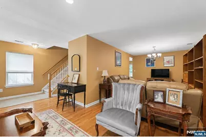 2053 Charles Court, Mahwah, NJ 07430 - Photo 9