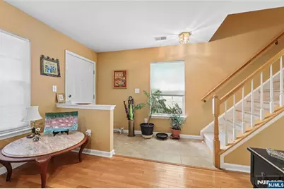 2053 Charles Court, Mahwah, NJ 07430 - Photo 7