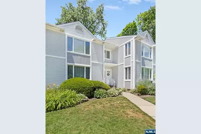 2 Grand 3 #3, Hawthorne, NJ 07506 - Photo 3