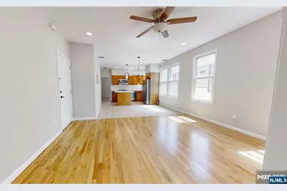 11 Schuyler Court R2 #R2, Kearny, NJ 07032 - Photo 7