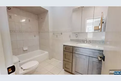 11 Schuyler Court R2 #R2, Kearny, NJ 07032 - Photo 13