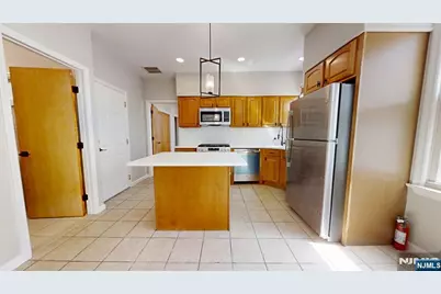 11 Schuyler Court R2 #R2, Kearny, NJ 07032 - Photo 11