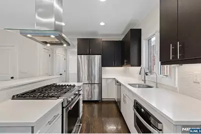 1627 John Street A #A, Fort Lee, NJ 07024 - Photo 7