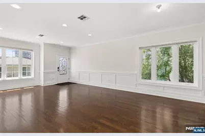1627 John Street A #A, Fort Lee, NJ 07024 - Photo 5