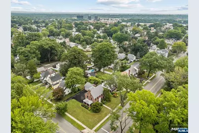 210 Spring Valley Avenue, Hackensack, NJ 07601 - Photo 39