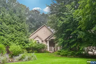 922 Hilltop Terrace, Franklin Lakes, NJ 07417 - Photo 1