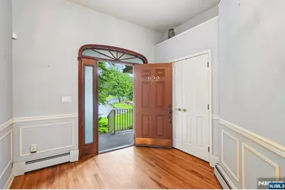922 Hilltop Terrace, Franklin Lakes, NJ 07417 - Photo 3