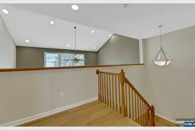 375 Sanford Avenue, Lyndhurst Township, NJ 07071 - Photo 21
