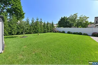 39-37 Sycamore Drive, Fair Lawn, NJ 07410 - Photo 23
