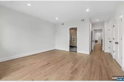 55 Washington Avenue, Cliffside Park, NJ 07010 - Photo 25