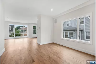 55 Washington Avenue, Cliffside Park, NJ 07010 - Photo 5
