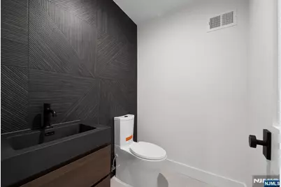 55 Washington Avenue, Cliffside Park, NJ 07010 - Photo 37