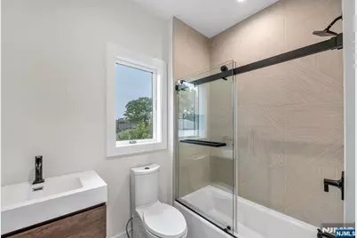 55 Washington Avenue, Cliffside Park, NJ 07010 - Photo 33