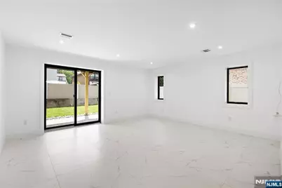 264 Grant Avenue, Cliffside Park, NJ 07010 - Photo 39