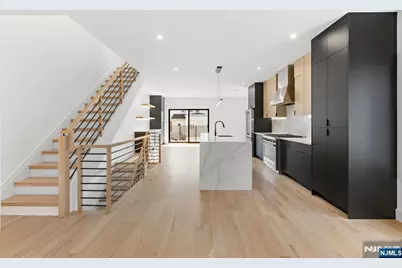 264 Grant Avenue, Cliffside Park, NJ 07010 - Photo 25