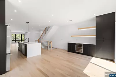 264 Grant Avenue, Cliffside Park, NJ 07010 - Photo 15