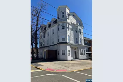 152 Oakwood Avenue 2B #2B, Cliffside Park, NJ 07010 - Photo 1