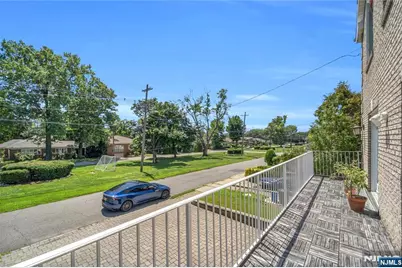 290 Mohegan Way, Fort Lee, NJ 07024 - Photo 29
