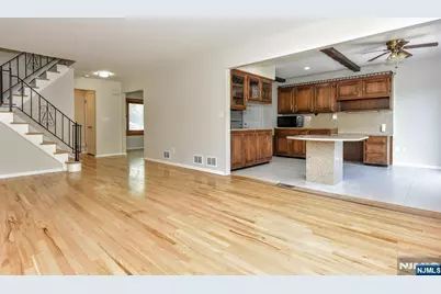 33 Millar Court A #A, Paramus, NJ 07462 - Photo 9