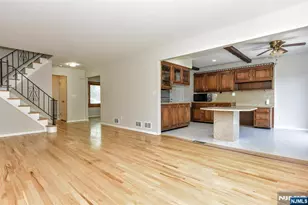 33 Millar Ct A, Paramus, NJ 07462 - Photo 9