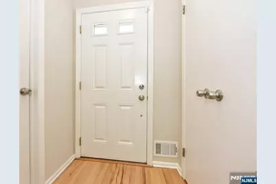 33 Millar Court A #A, Paramus, NJ 07462 - Photo 3