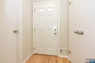 33 Millar Ct A, Paramus, NJ 07462 - Photo 3
